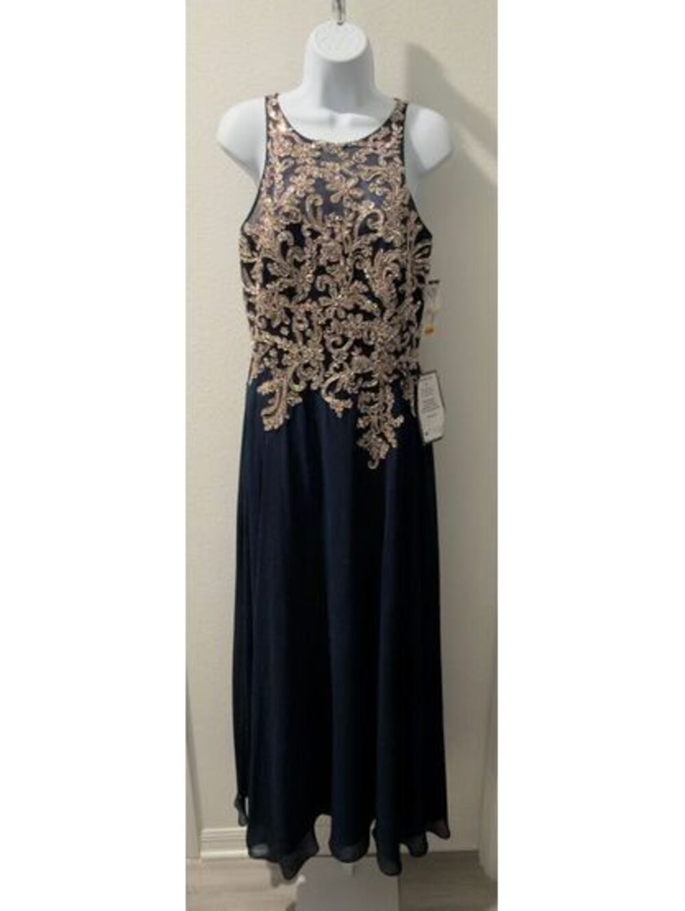 Betsy & Adam Halter Neck Floral Bead Embroidered Sleeveless Chiffon Gown Size 8